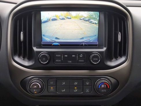 Used 2018 Chevrolet Colorado Z71 image 12