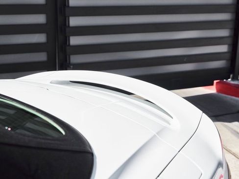 Used 2017 Aston Martin Vanquish S image 14