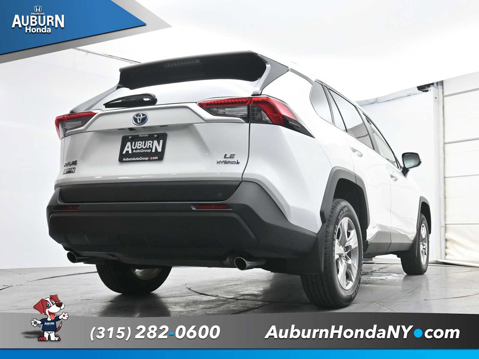 Used 2023 Toyota RAV4 LE AWD/4WD image 25