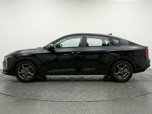 Used 2025 Kia K4 LXS image 5