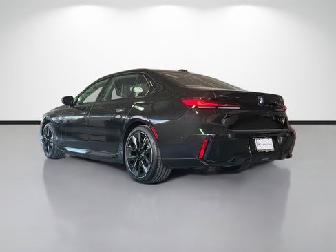 New 2026 BMW 750e xDrive image 5