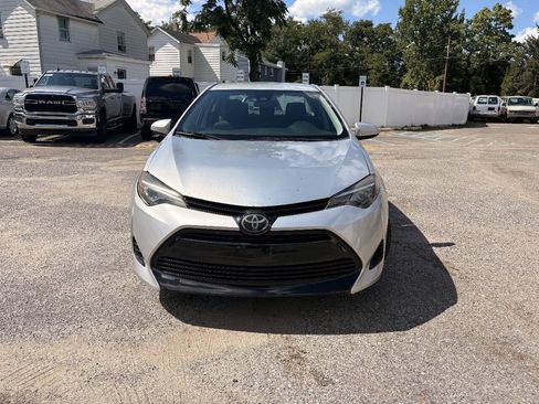 Used 2018 Toyota Corolla LE FWD image 3