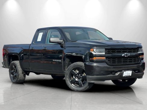 Used 2017 Chevrolet Silverado 1500 Custom image 9