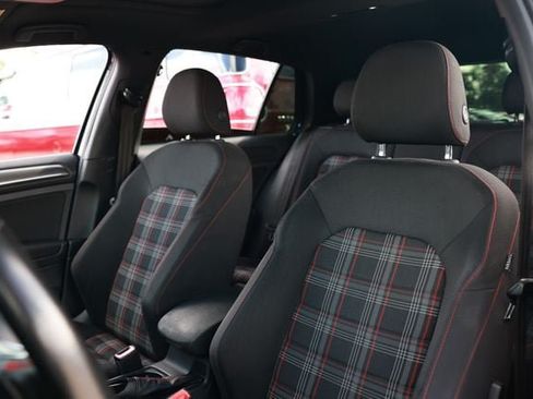 Used 2018 Volkswagen GTI SE FWD image 9