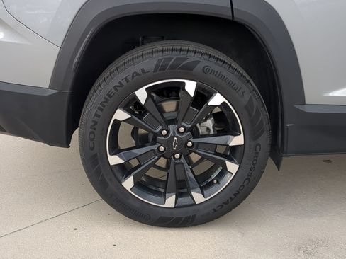 Used 2025 Chevrolet Equinox RS AWD/4WD image 12