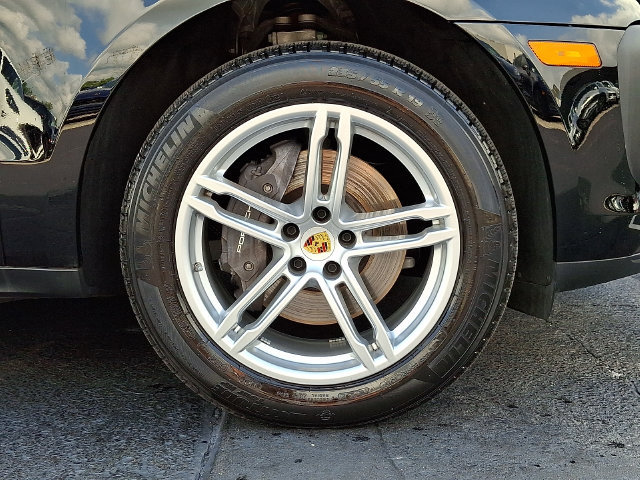 Certified 2026 Porsche Macan AWD/4WD image 12