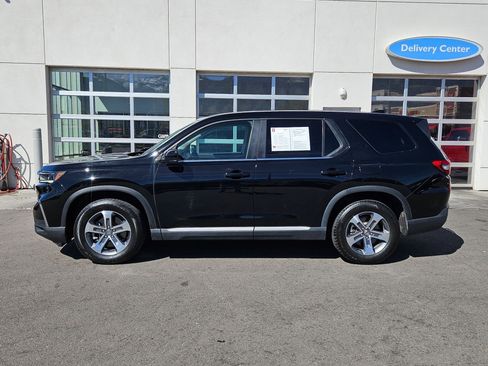 Certified 2025 Honda Pilot EX-L image 9