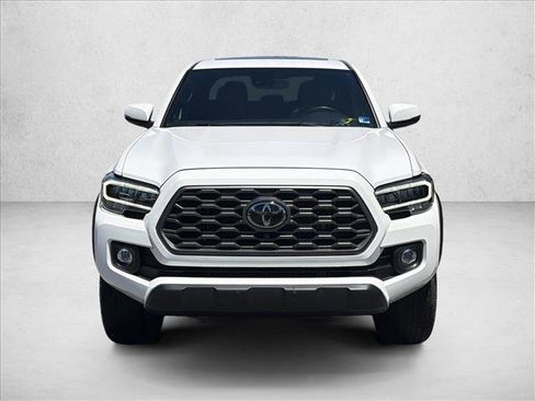 Used 2020 Toyota Tacoma TRD Off-Road w/ TRD Premium Off Road Package AWD/4WD image 2