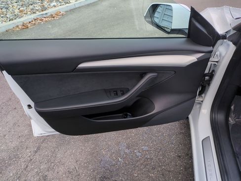 Used 2021 Tesla Model 3 Long Range image 13