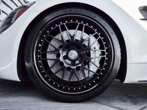 Used 2018 Mercedes-Benz AMG GT R image 3