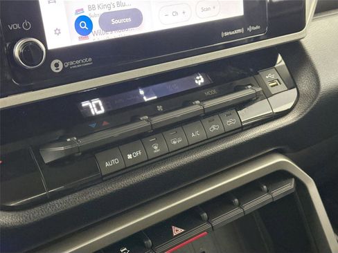 Used 2022 Toyota Tundra SR5 image 25