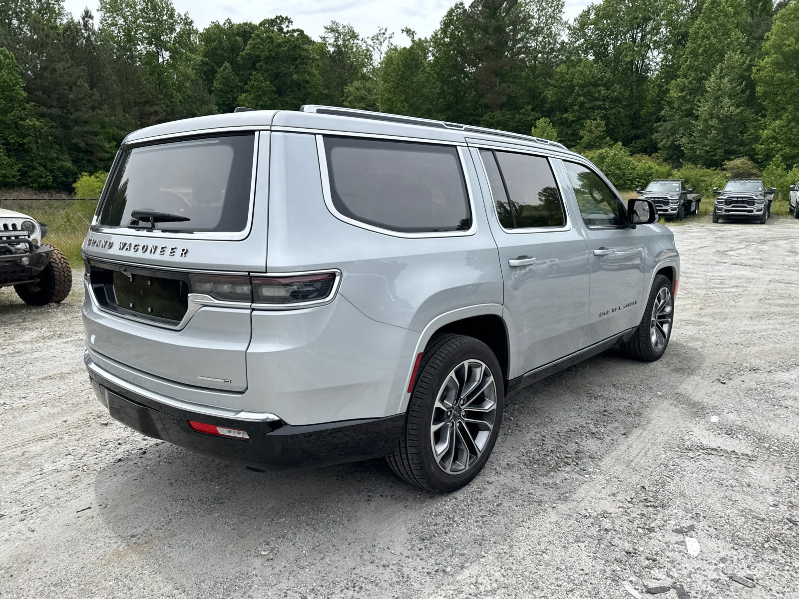 Used 2024 Jeep Grand Wagoneer Series III AWD/4WD image 8
