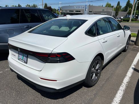 Used 2023 Honda Accord EX image 4