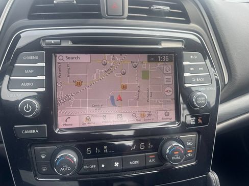 Used 2023 Nissan Maxima Platinum w/ Sport Mat Group FWD image 10