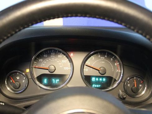 Used 2017 Jeep Wrangler Unlimited Rubicon w/ Dual Top Group AWD/4WD image 15