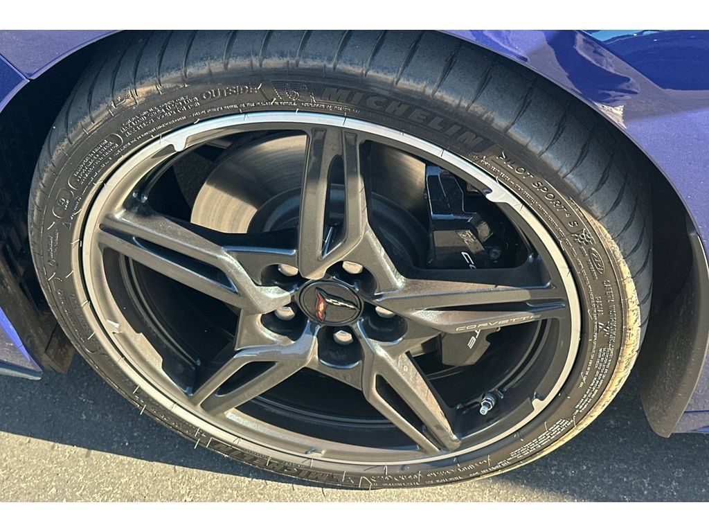 Used 2025 Chevrolet Corvette Stingray Coupe w/ Z51 Performance Package RWD image 4