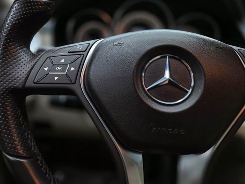 Used 2016 Mercedes-Benz E 350 Sedan image 19