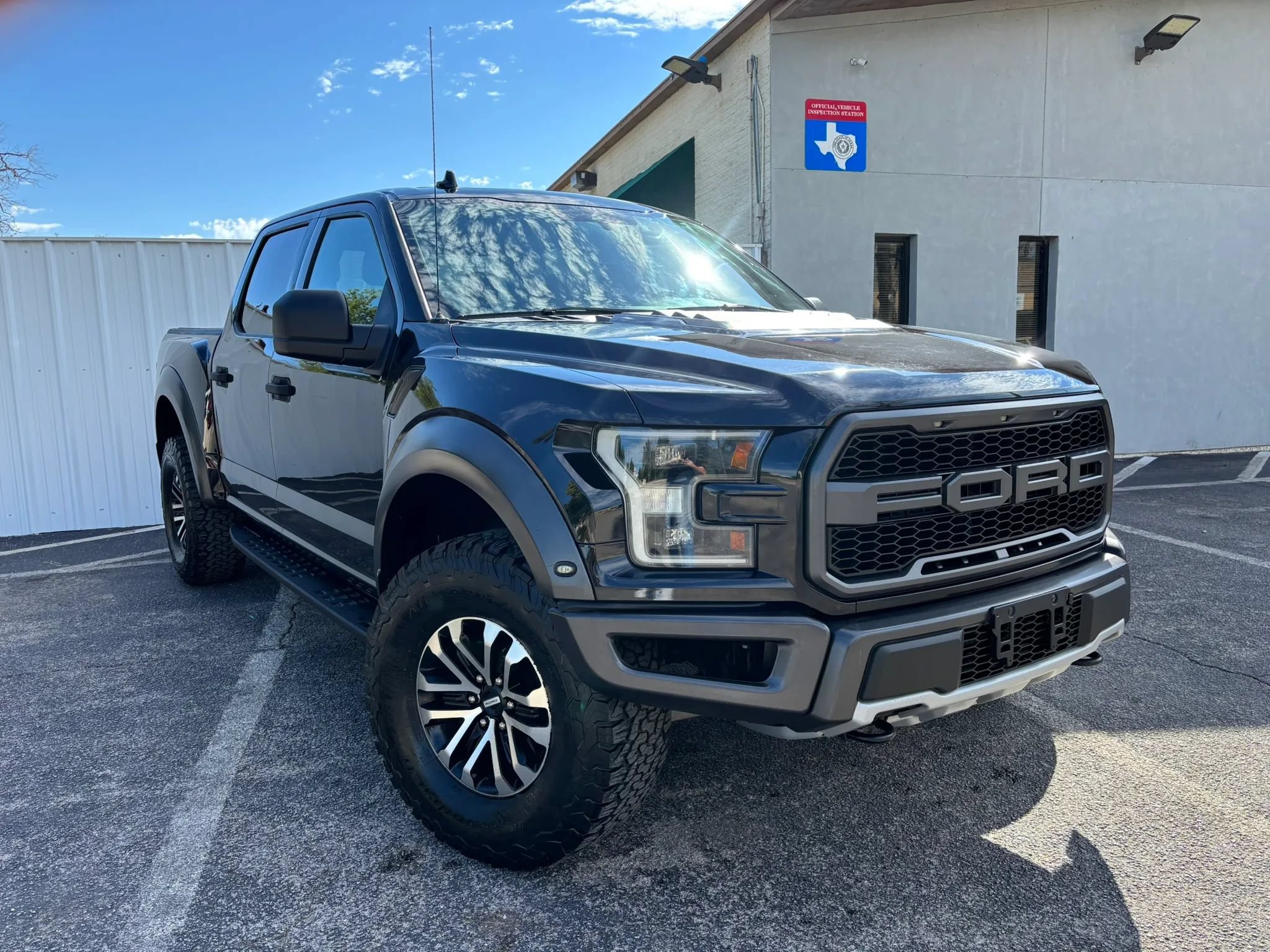 Used 2019 Ford F150 Raptor AWD/4WD image 10