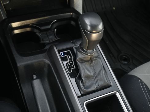 Used 2022 Toyota Tacoma TRD Sport w/ Technology Package image 19