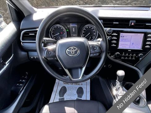 Used 2020 Toyota Camry LE w/ Convenience Package FWD image 5