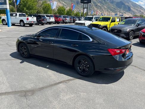 Used 2022 Chevrolet Malibu LS FWD image 12