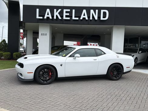 Used 2023 Dodge Challenger SRT Hellcat RWD image 2