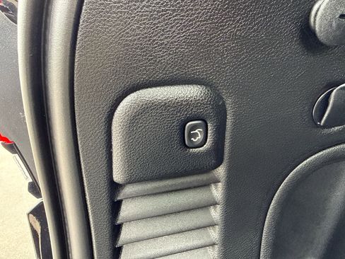 Used 2022 Jeep Grand Cherokee Laredo X image 15