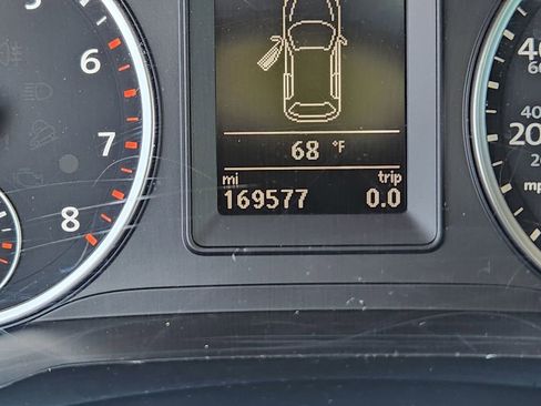 Used 2016 Volkswagen Tiguan SE image 30