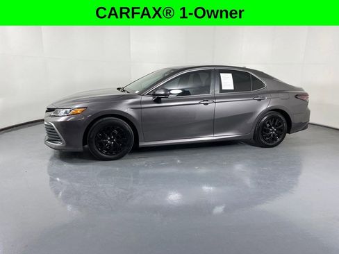 Used 2024 Toyota Camry LE image 3