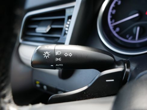 Used 2019 Toyota Camry SE FWD image 30