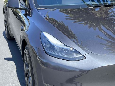 Used 2025 Tesla Model Y Long Range AWD/4WD image 48