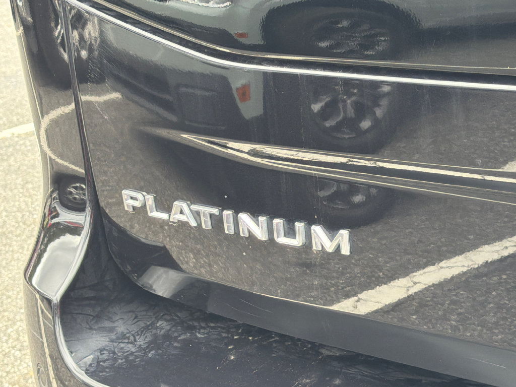 Used 2025 Ford Expedition Platinum AWD/4WD image 17