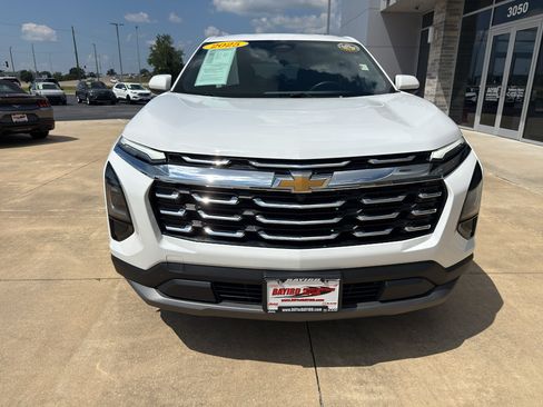 Used 2025 Chevrolet Equinox LT FWD image 4