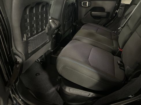 Used 2023 Jeep Wrangler Rubicon w/ Cold Weather Group image 11