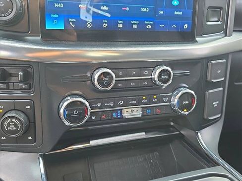 Used 2022 Ford F150 Lariat w/ Equipment Group 502A High AWD/4WD image 13