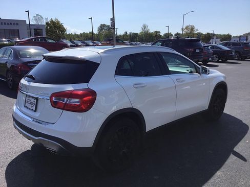 Used 2019 Mercedes-Benz GLA 250 4MATIC w/ Premium Package image 5