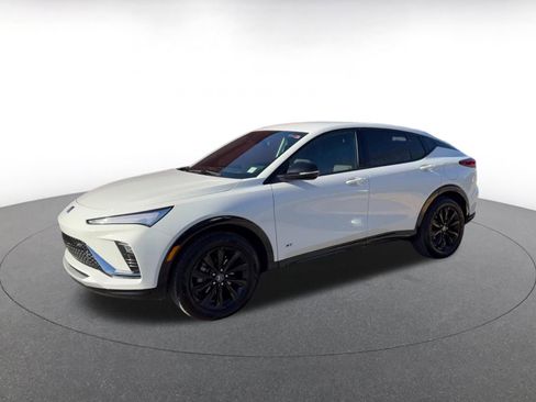 Used 2025 Buick Envista Sport Touring image 8