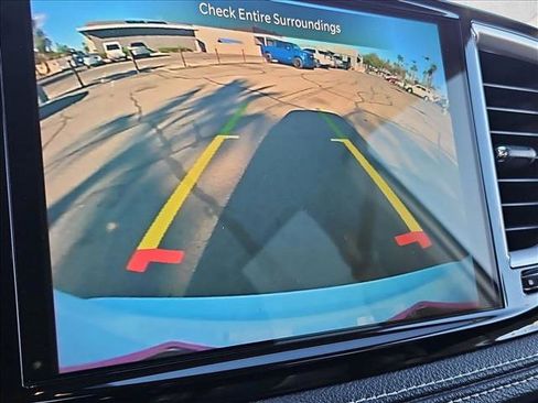 Used 2024 Chrysler Pacifica Limited FWD image 14