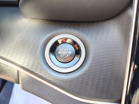 New 2025 Jeep Grand Cherokee Altitude image 36