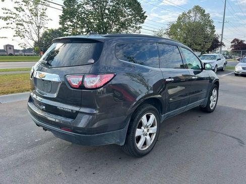 Used 2016 Chevrolet Traverse LT w/ Style and Technology Package FWD image 5