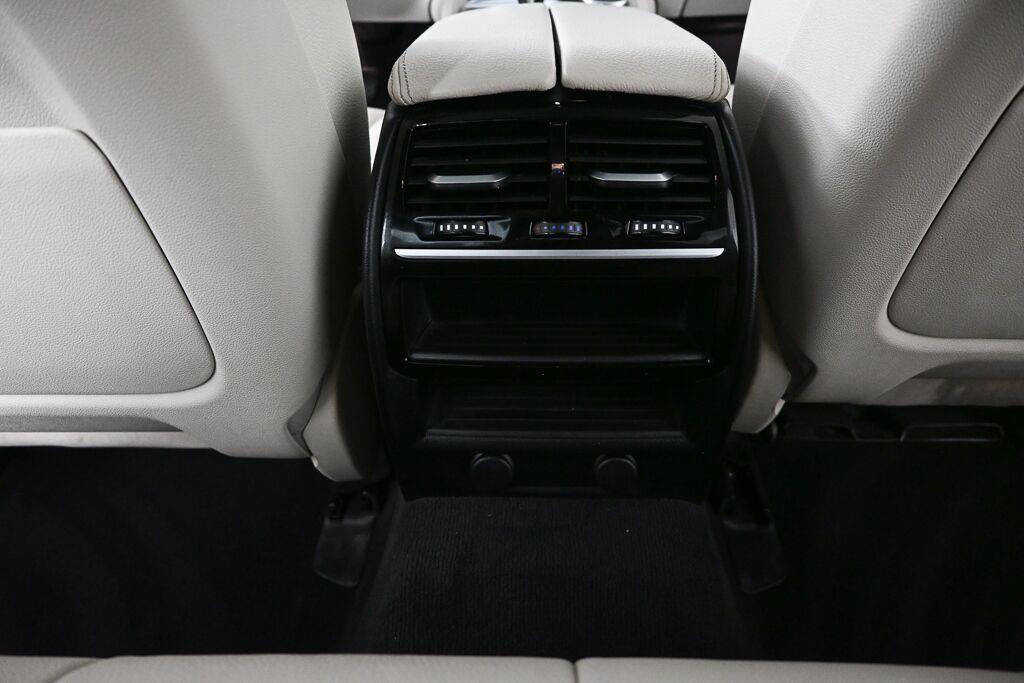 Used 2019 BMW 530i w/ Luxury Package RWD image 16