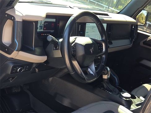 Used 2022 Ford Bronco Wildtrak image 16