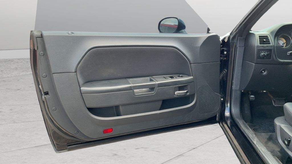 Used 2010 Dodge Challenger SE RWD image 14