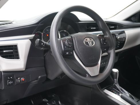 Used 2016 Toyota Corolla LE FWD image 10