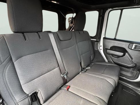 Used 2021 Jeep Wrangler Unlimited Sport image 23
