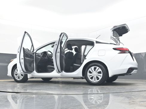 Certified 2025 Nissan Versa S w/ Trunk Package image 42