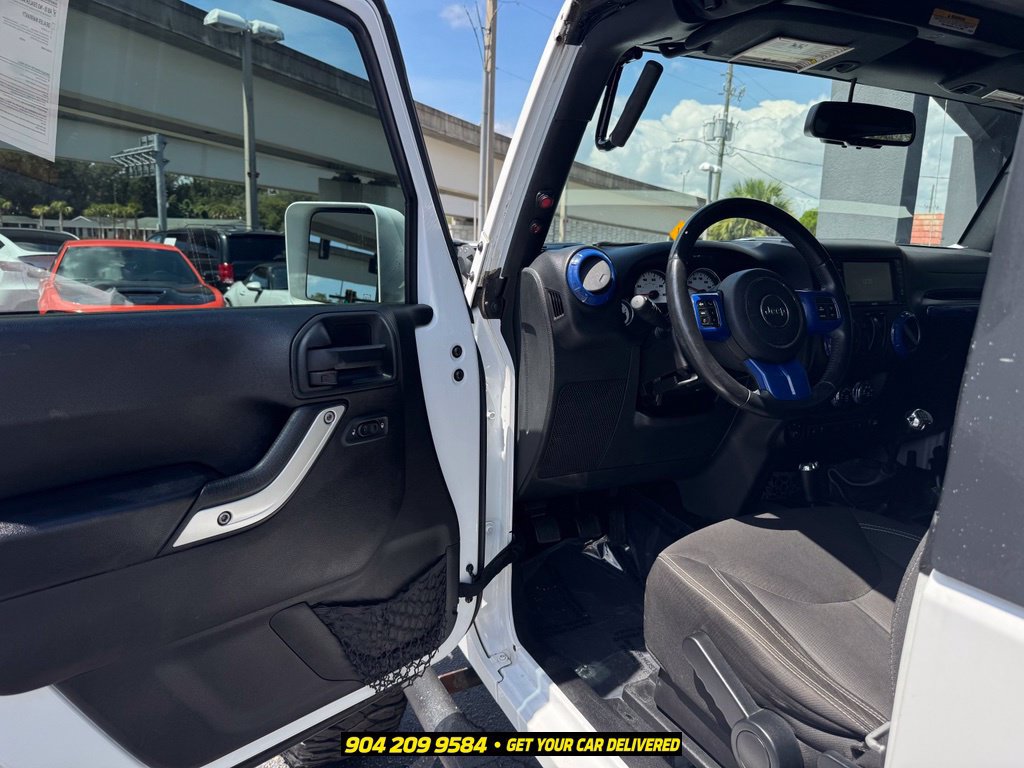 Used 2016 Jeep Wrangler Sahara w/ Connectivity Group AWD/4WD image 21