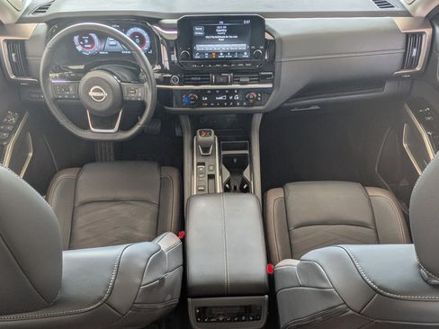 Used 2024 Nissan Pathfinder Platinum w/ Cargo Package image 24