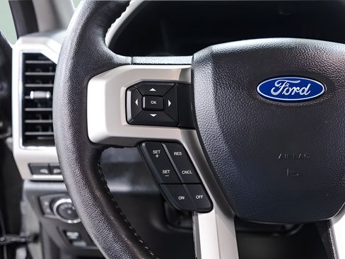 Used 2019 Ford F150 Lariat w/ Equipment Group 502A Luxury AWD/4WD image 12