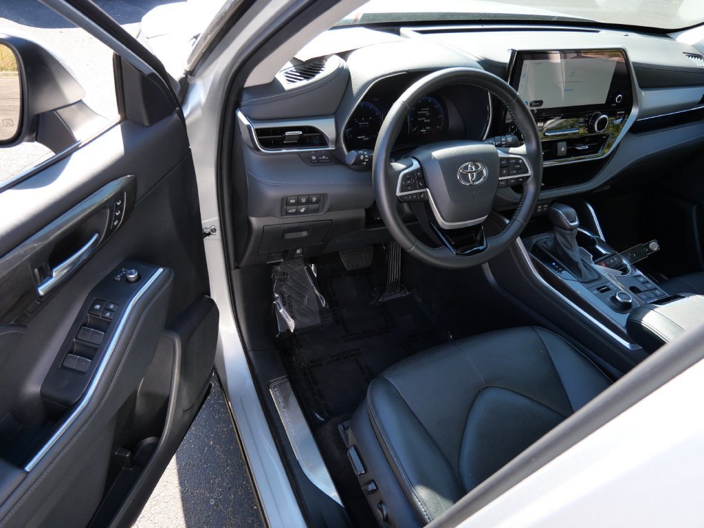 Used 2023 Toyota Highlander Platinum AWD/4WD image 10